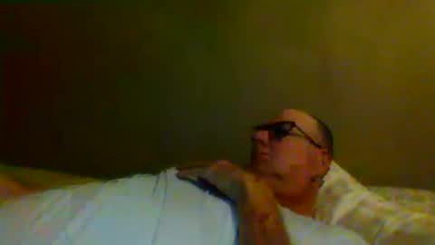 Snapshot of eve1luvsray chatting on 2, 4, 2026 eve1luvsray online show from 2, 4, 2026