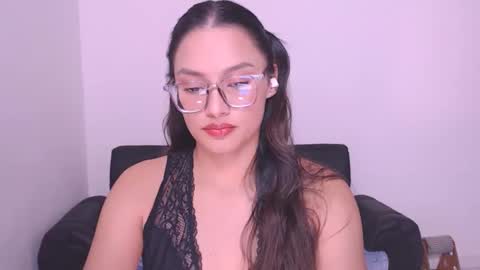 Snapshot of eve_rox18 chatting on 5, 2, 2025 Eve Rox18 online show from 5, 2, 2025