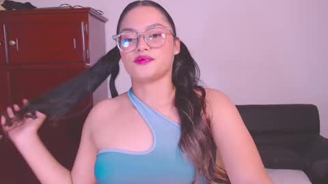 Snapshot of eve_rox18 chatting on 13, 9, 2025 Eve Rox18 online show from 13, 9, 2025