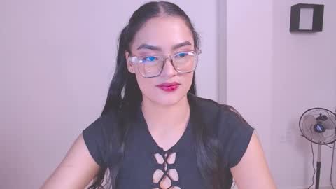 Snapshot of eve_rox18 chatting on 1, 12, 2025 Eve Rox18 online show from 1, 12, 2025