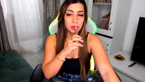 eveeevian online show from 2, 2, 2025