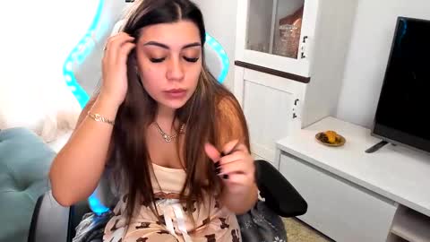 eveeevian online show from 11, 2, 2025