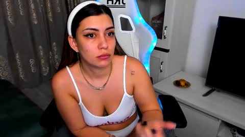 eveeevian online show from 23, 2, 2025