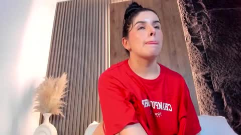 E V E L I N online show from 11, 11, 2025