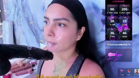 Snapshot of evelinn_belen chatting on 1, 7, 2026 Evelinn belen online show from 1, 7, 2026