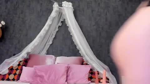 evellynereys online show from 18, 9, 2025