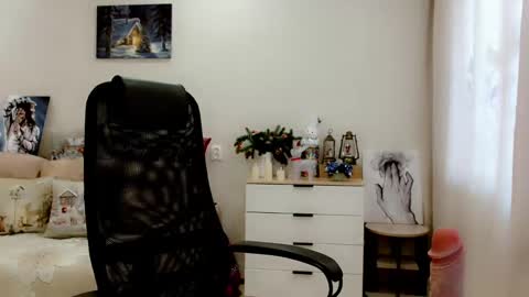 evelove online show from 26, 2, 2025