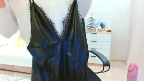 Snapshot of evelove33 chatting on 13, 2, 2026 evelove online show from 13, 2, 2026