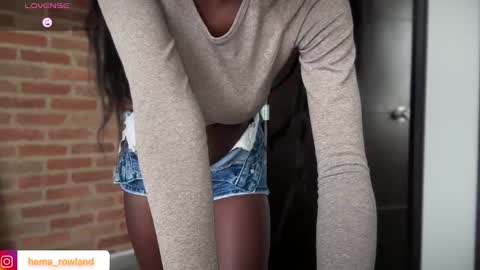 E V E L Y N  online show from 7, 3, 2025