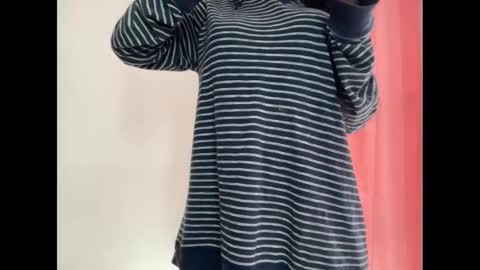 E V E L Y N  online show from 18, 9, 2025