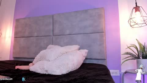 Evelyn  online show from 11, 1, 2025