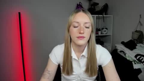 evelynblond online show from 17, 4, 2026
