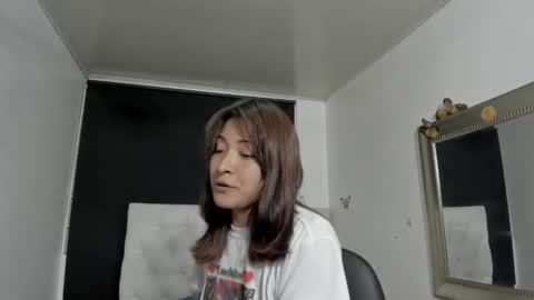 Evelyne online show from 10, 2, 2026