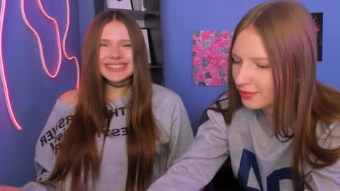 Snapshot of evelynlovelyy chatting on 20, 3, 2026 evelynlovelyy online show from 20, 3, 2026