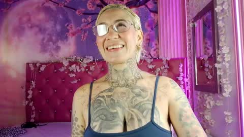 everlyn_sexx online show from 18, 4, 2026