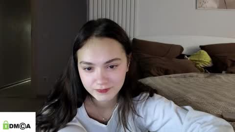 evi_woow online show from 5, 3, 2026