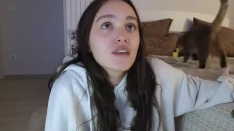 evi_woow online show from 7, 5, 2026