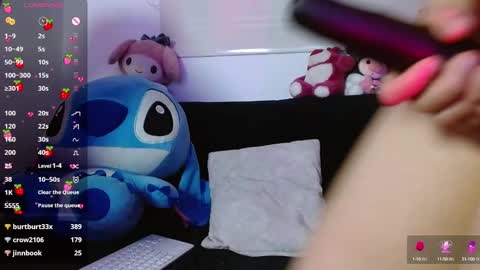 Evie Cloud online show from 25, 1, 2025