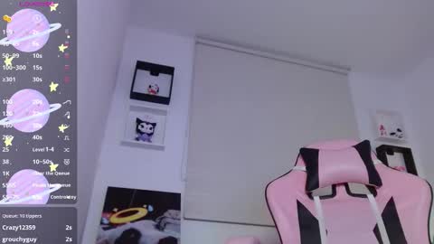 Evie Cloud online show from 11, 10, 2025