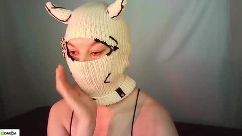 Renesme White Im here from Monday to Friday online show from 7, 5, 2026