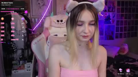 Evie online show from 6, 3, 2025