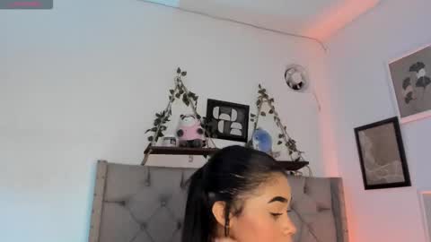 Snapshot of evieh1_ chatting on 22, 10, 2025 Ivi Alejandra online show from 22, 10, 2025