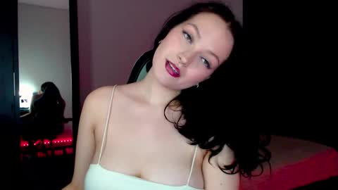 Snapshot of eviik chatting on 21, 11, 2025 Lessie online show from 21, 11, 2025