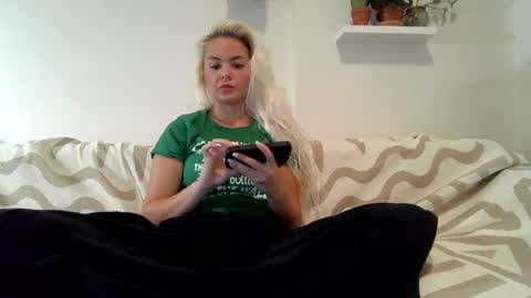 Badblondebunny online show from 12, 1, 2025