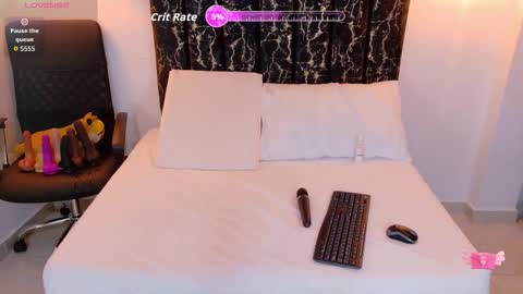 evvaa_moon online show from 12, 11, 2025