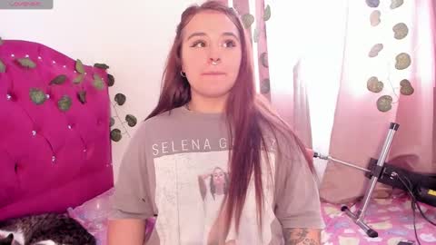 Snapshot of evy_orange1 chatting on 1, 12, 2024 EVY online show from 1, 12, 2024