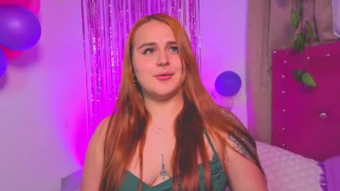 Snapshot of evy_orange1 chatting on 21, 9, 2025 EVY online show from 21, 9, 2025