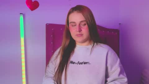 Snapshot of evy_orange1 chatting on 10, 10, 2025 EVY online show from 10, 10, 2025