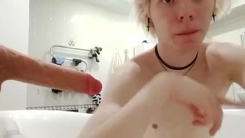 Snapshot of ex1dra06 chatting on 10, 4, 2026 Essa online show from 10, 4, 2026