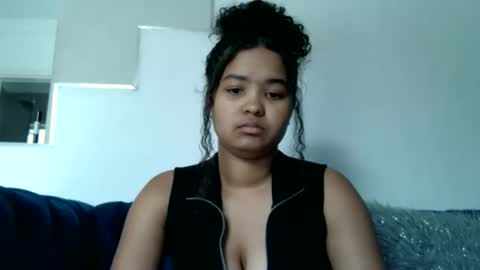 Snapshot of exclusivecourtney chatting on 14, 11, 2025 courtney online show from 14, 11, 2025