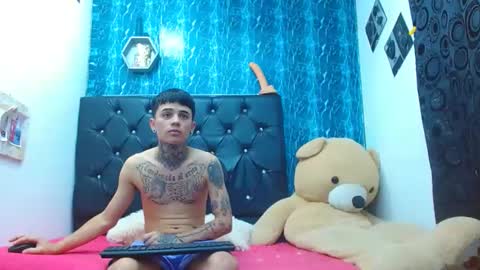 exotichot_couple online show from 5, 3, 2025