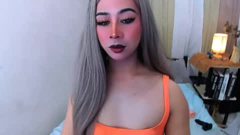 Snapshot of expensive_elise chatting on 5, 5, 2026 expensive_elise online show from 5, 5, 2026