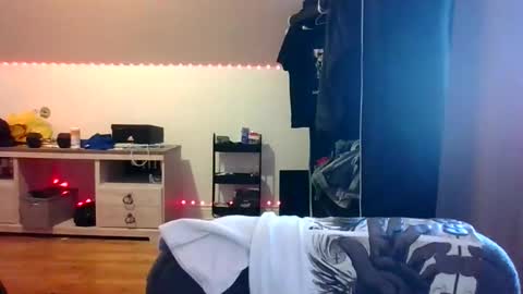 ezzteban935 online show from 18, 4, 2026