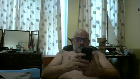 Snapshot of f1zzeek chatting on 26, 6, 2026 f1zzeek online show from 26, 6, 2026