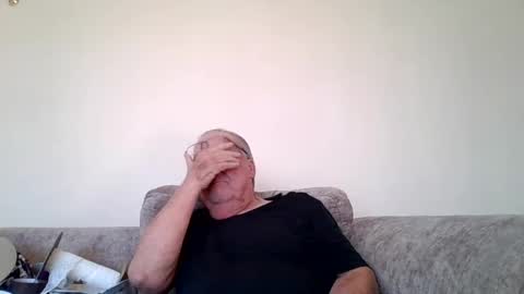 the masturbator online show from 30, 1, 2025