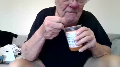 the masturbator online show from 5, 2, 2025