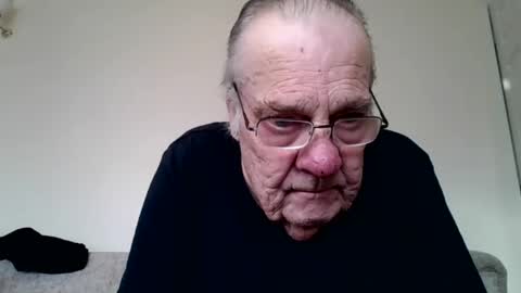 the masturbator online show from 27, 2, 2025