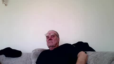 the masturbator online show from 28, 2, 2025