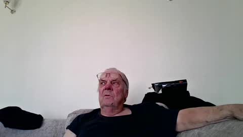 the masturbator online show from 2, 3, 2025