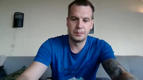 Dennis online show from 12, 9, 2025