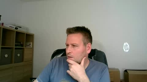 Snapshot of faer_087 chatting on 10, 9, 2025 faer_087 online show from 10, 9, 2025