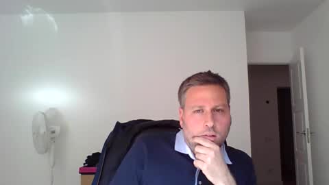 Snapshot of faer_087 chatting on 10, 10, 2025 faer_087 online show from 10, 10, 2025