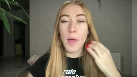 fairy_face online show from 22, 10, 2025