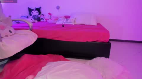 Sara  REMEMBER TO LEAVE A THUMB UP online show from 16, 1, 2025