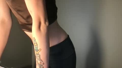 Snapshot of fakenshitsis chatting on 25, 10, 2025 Haydee online show from 25, 10, 2025