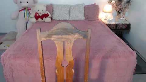 Layla online show from 16, 2, 2025